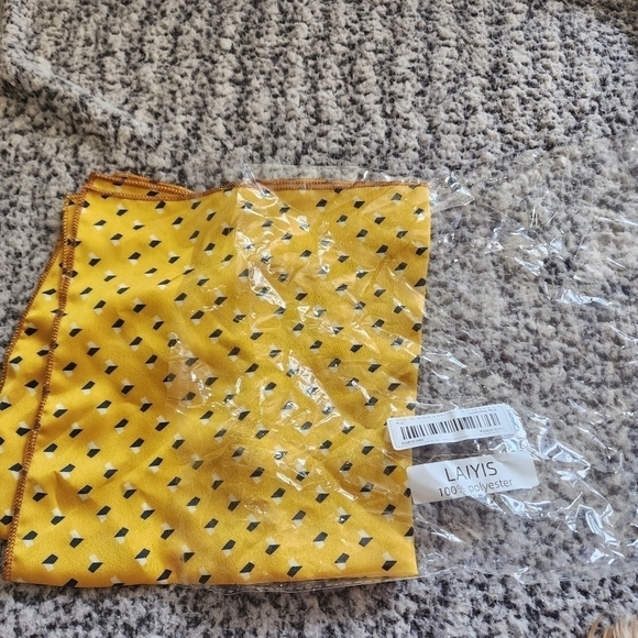 Soft Silky Fun Scarf For Head, Bag, Hair, Neck NWT - Picture 3 of 4